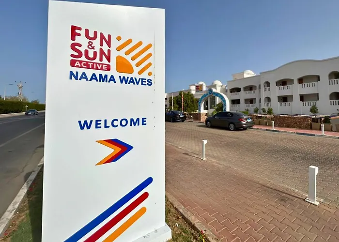 Fun & Sun Naama Waves